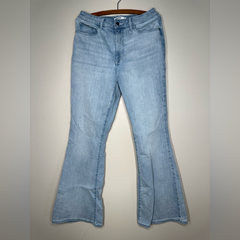 Elizabeth and James High Rise Flare Jeans Size 8/29